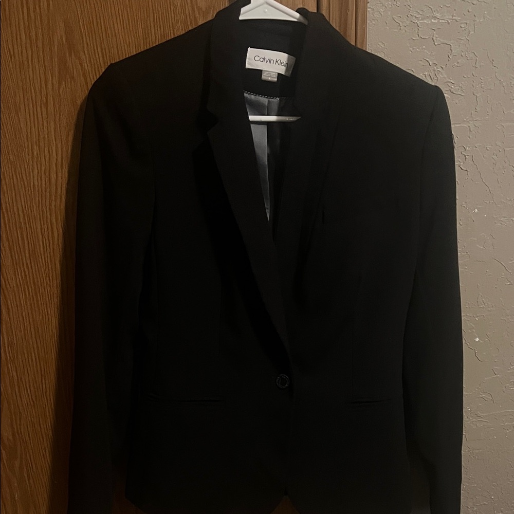 Calvin Klein Women's Elegant Black Suit Jacket